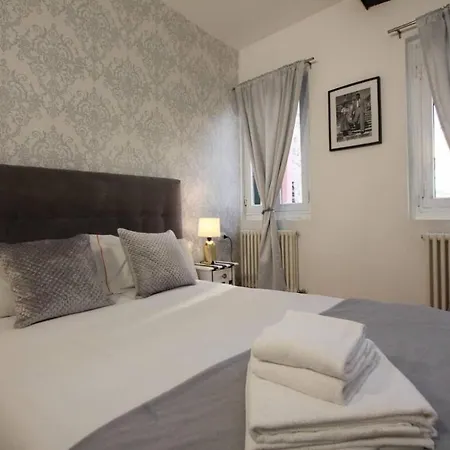Casa Costa Biennale Apartment Venice